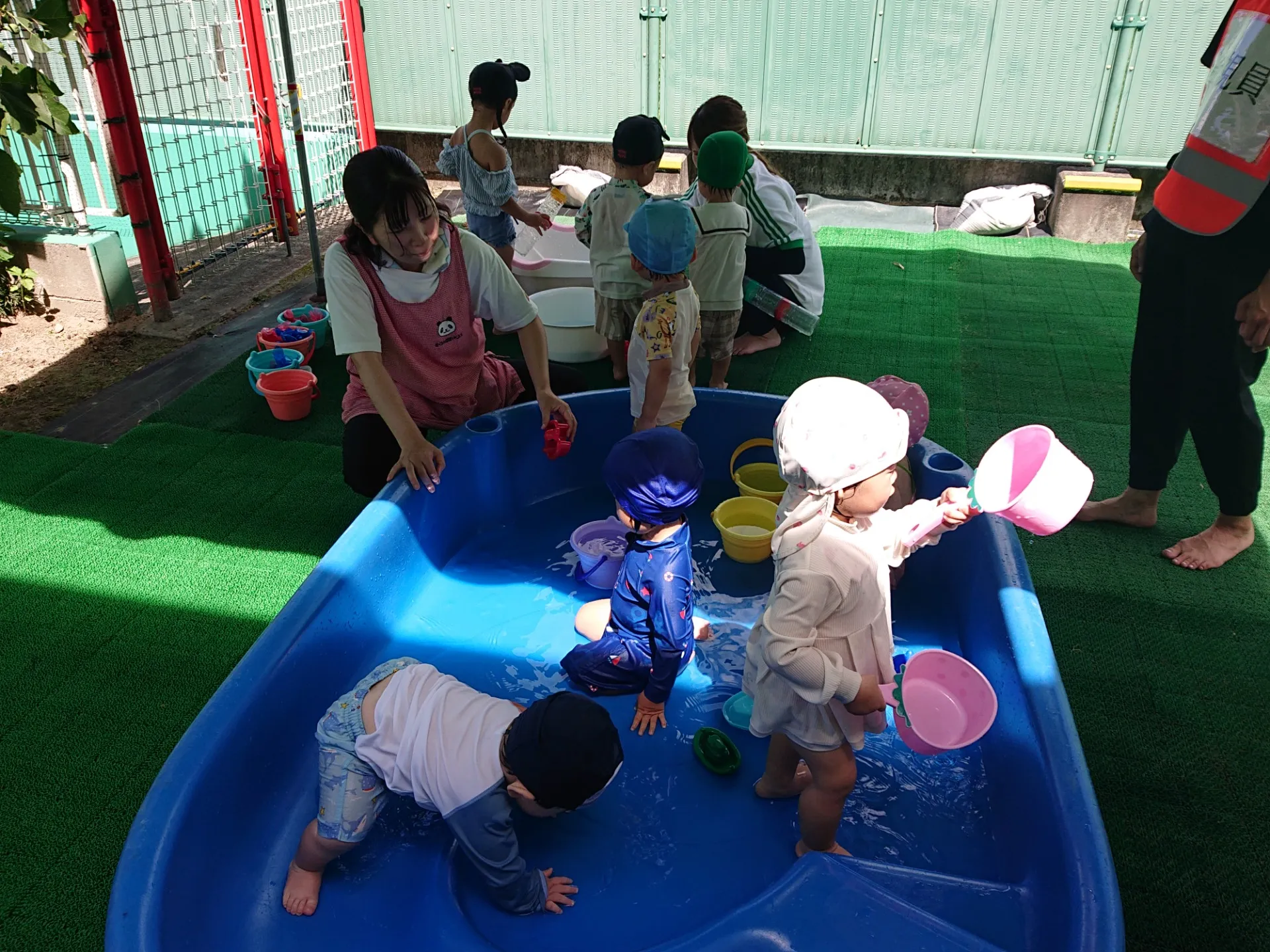 お水遊び（りんご組、いちご組）