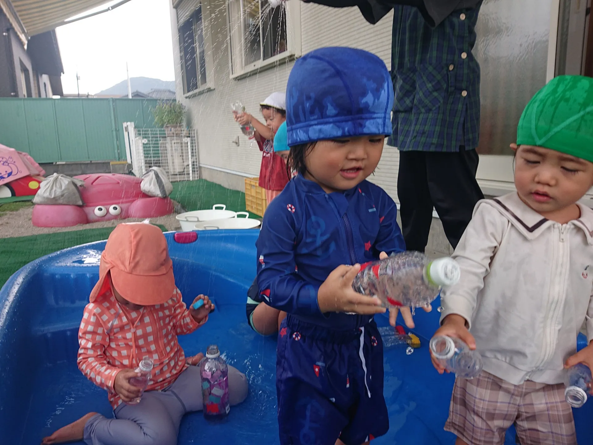 お水遊び（りんご組）