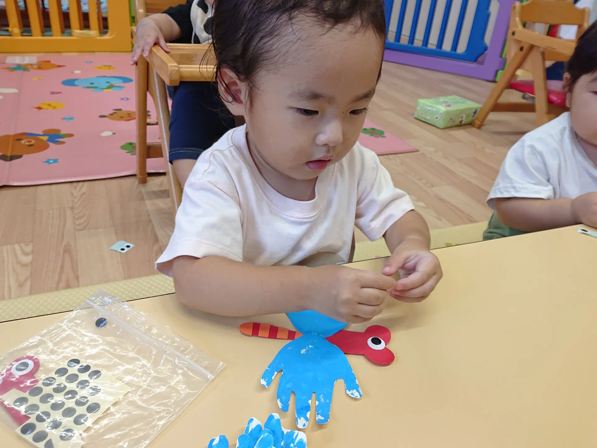 プレゼント製作（いちご組）