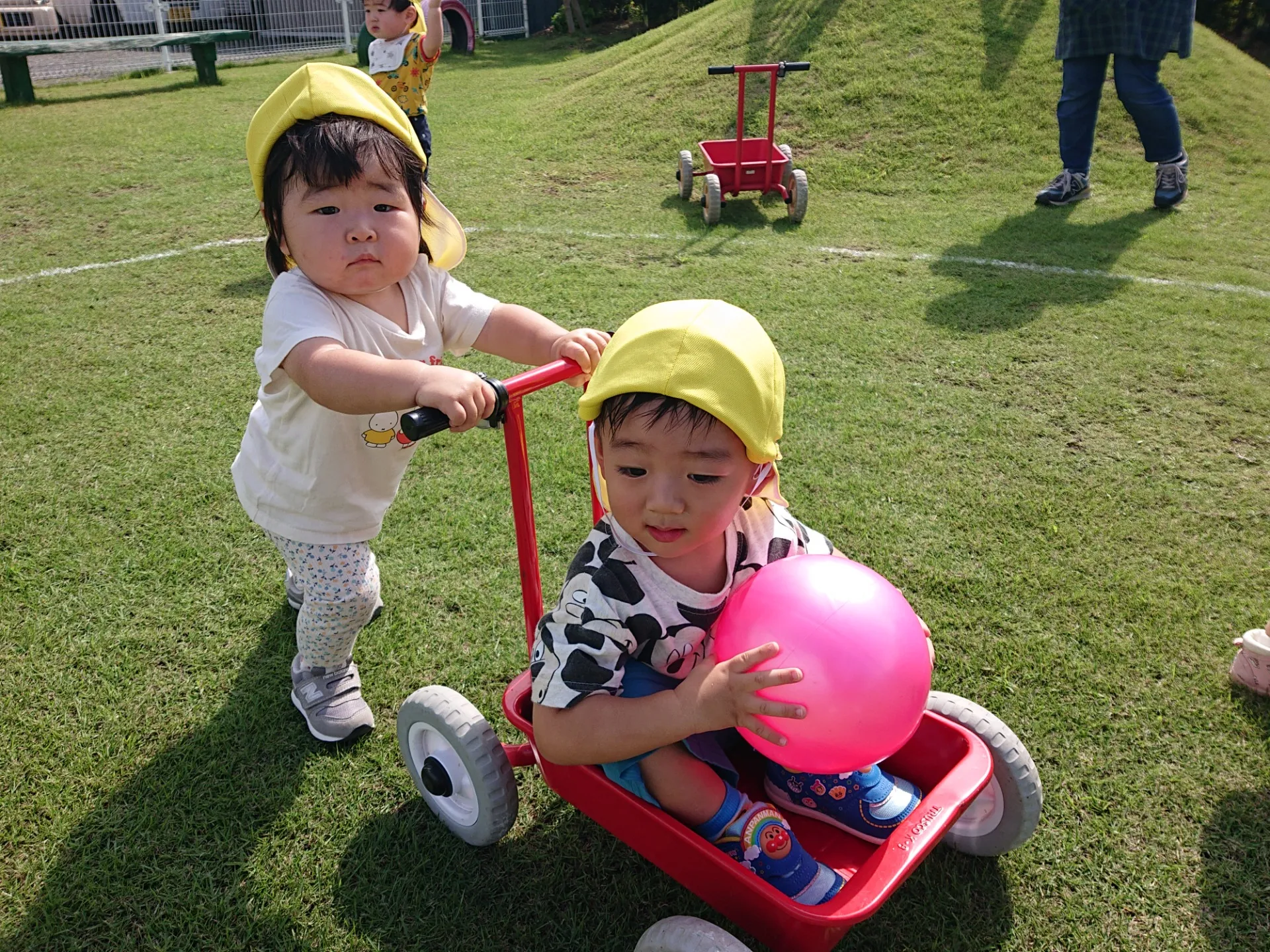 広場で遊ぼう（いちご組）