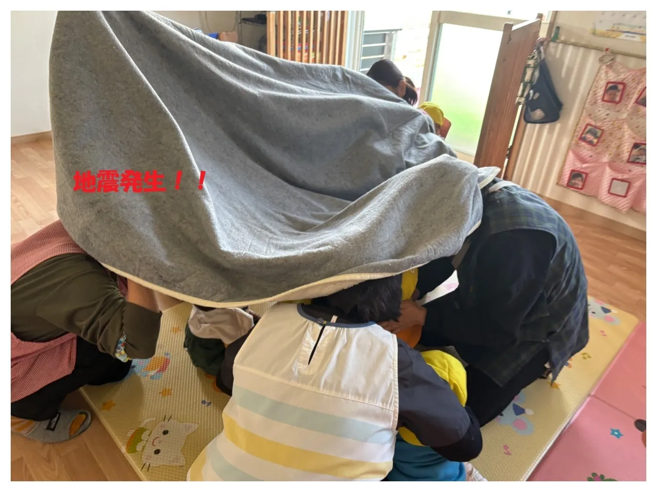 地震の避難訓練（いちご組・りんご組）