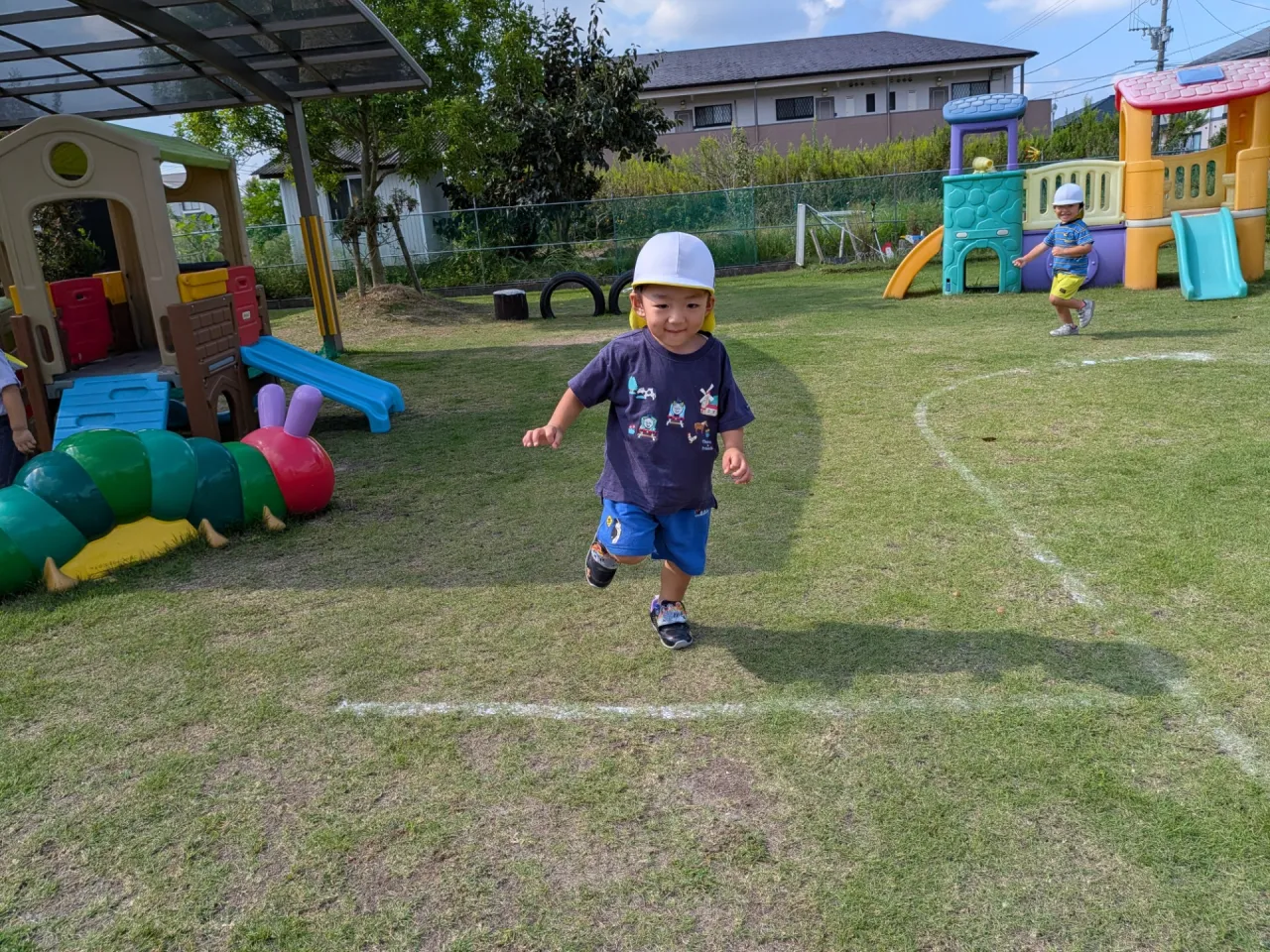 広場で遊ぼう（りんご組）